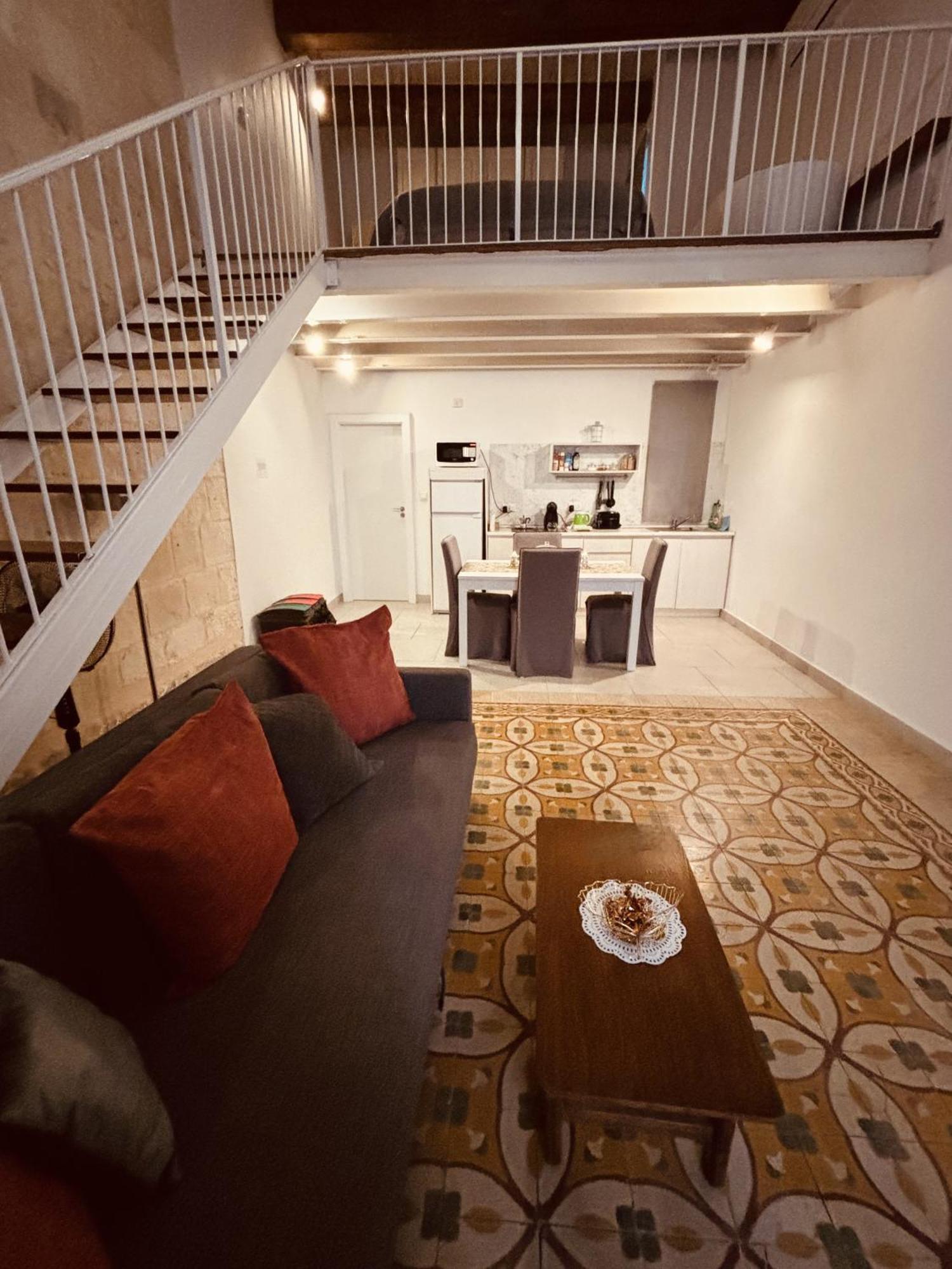 Casa Cara Apartment Биргу Екстериор снимка