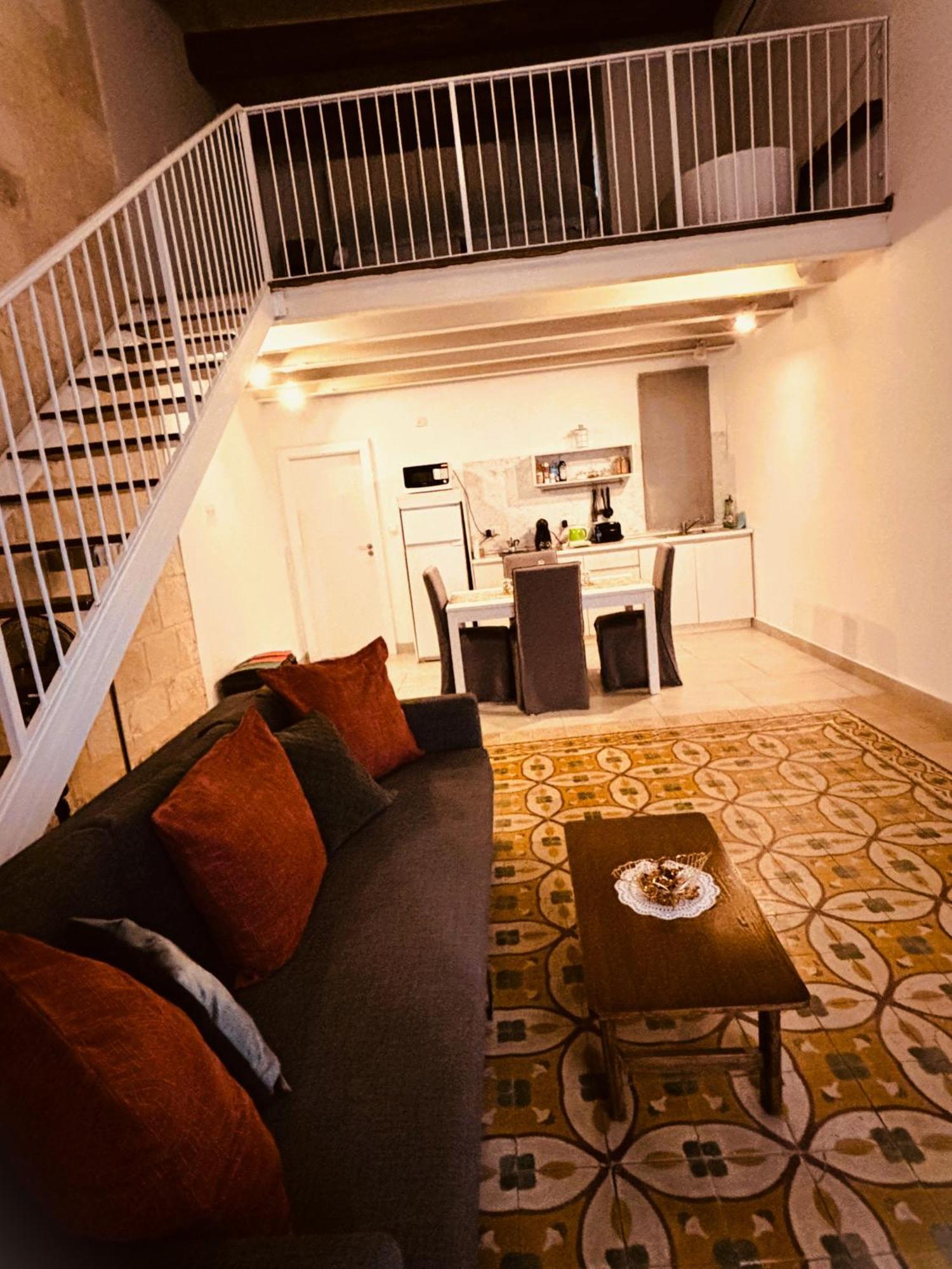 Casa Cara Apartment Биргу Екстериор снимка